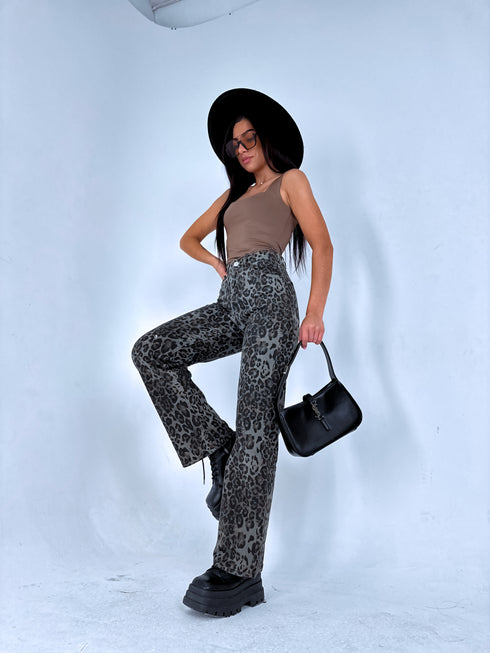 Cappuccino, basic top with square neckline