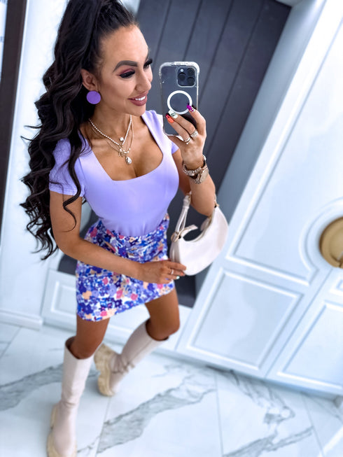 BASIC T-shirt with square neckline - lavender