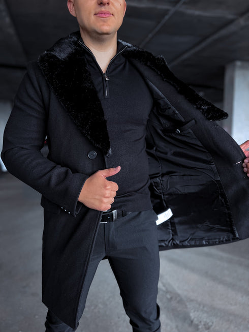 Klasisks, melns vīriešu mētelis ar pūkas apkakli