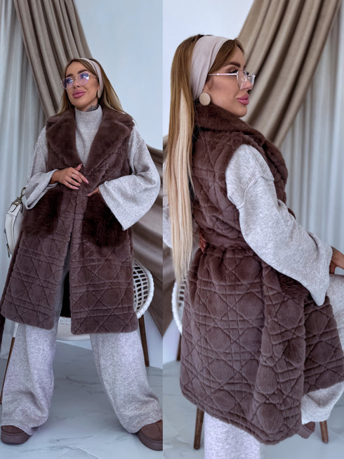 Мягкая, удлинённая жилетка "LION LM7201" - КАПУЧИНО