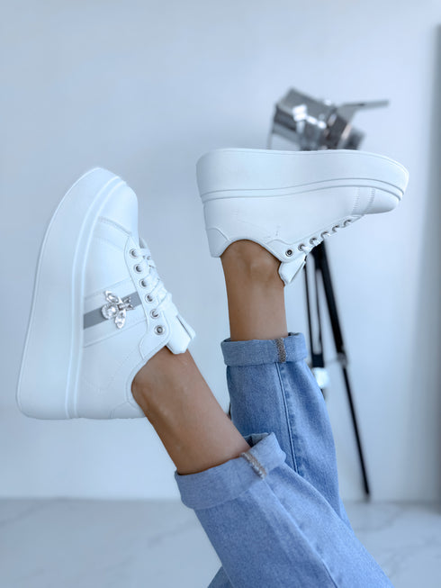 Baltas botas "PASSWORD A006"