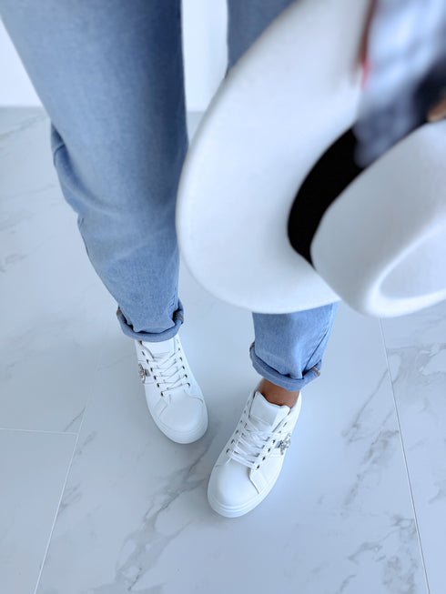 Baltas botas "PASSWORD A006"