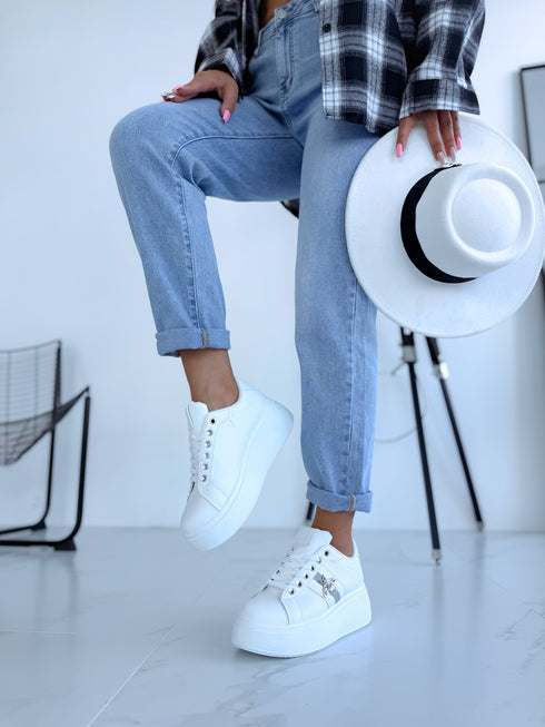 Baltas botas "PASSWORD A006"