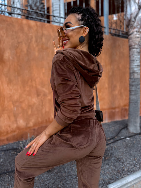 Divdaļīgs, samta kostīms "PAVASARIS" - CHOCO