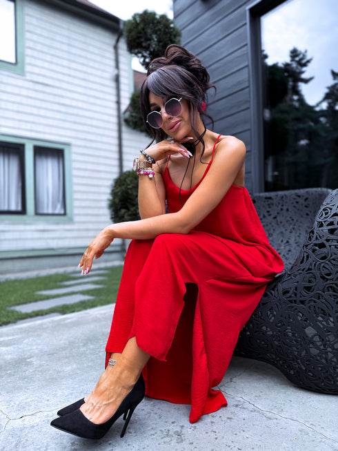 Free, long dress with crossed straps - red