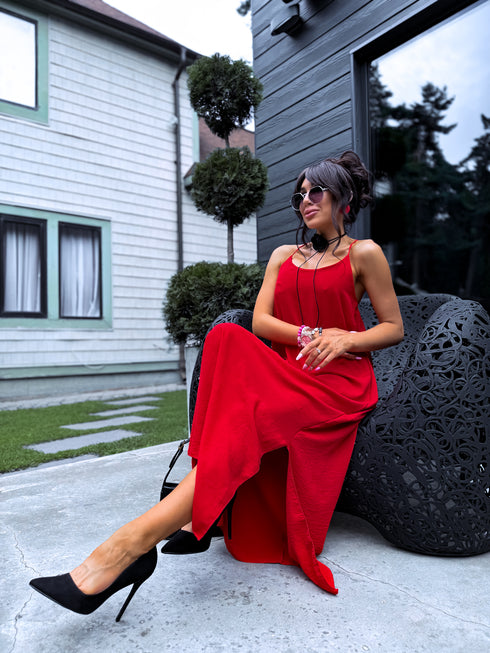 Free, long dress with crossed straps - red