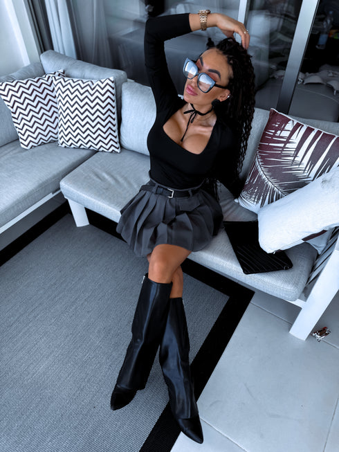 Melns, basic PUSH-UP marškinėliai su kvadrātine iškirpte PRE-ORDER