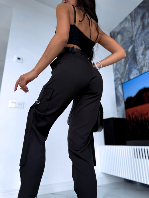 LABĀKĀS auduma bikses ar rāvējslēdzējiem galos - MELNAS