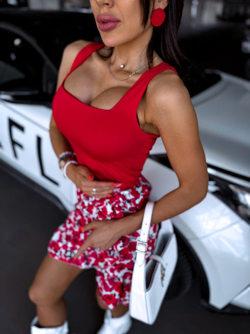 RED, basic top with square neckline