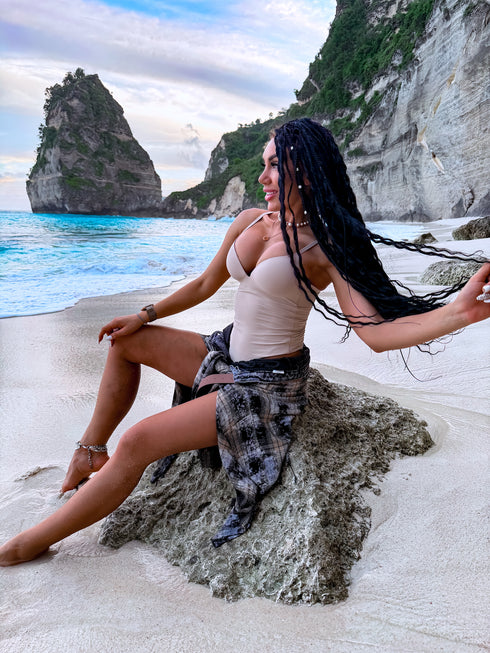 ELYNDI, stringo formos koreguojantis bodis - smėlio spalvos