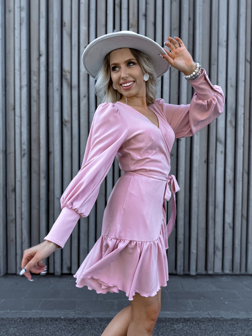 Eleganta mini kleita "DEBESMANNĀ"-PŪDERROZĀ