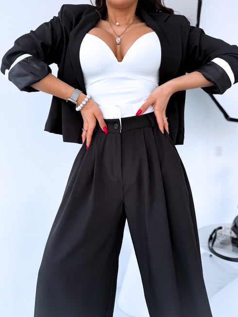 ELYNDI, stringveida koriģējošais bodijs - balts