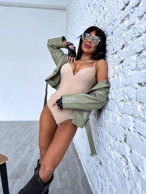 Hipster tipa JAUNAIS bezvīļu koriģējošais bodijs 9684 - BĒŠS