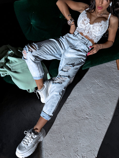 Mežģīņu krūšturis ar podziņām priekšpusē - BĒŠS AR BALTU