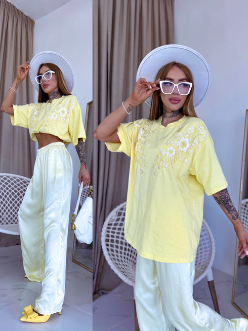 Футболка "THE FLOWER FLITTER" - ЖЁЛТАЯ