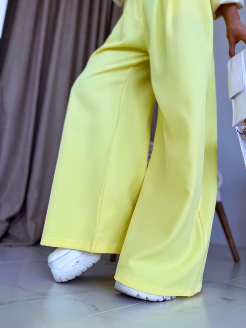 "MAJORY 74" komplekts - žakete + bikses - DZELTENS