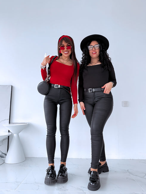 ELYNDI BEST faux leather pants with push-up effect