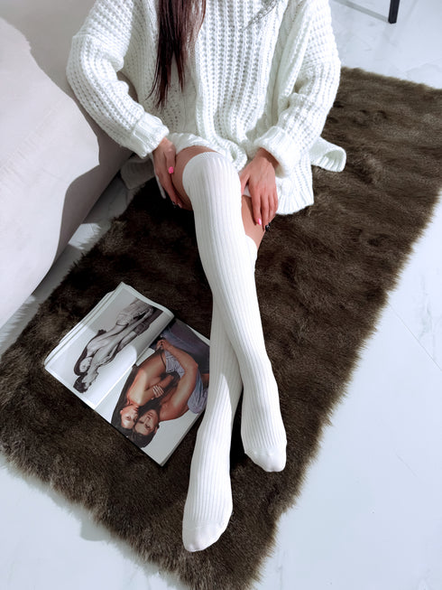 Svītrota adījuma, garās zeķes 8901 - KRĒMBALTAS