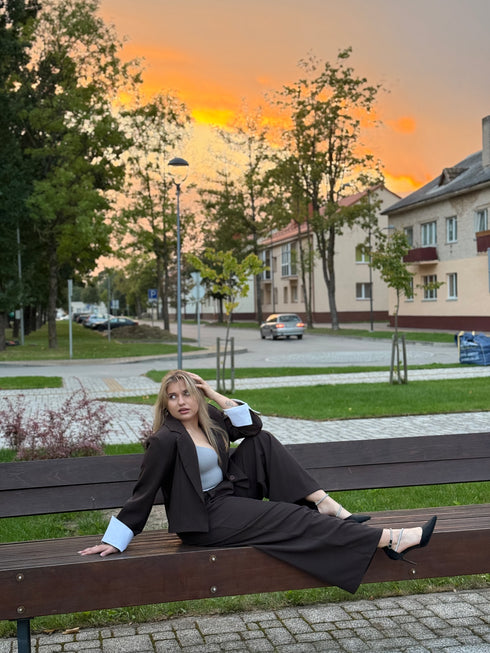 "MAJORY 74" komplekts - žakete + bikses - CHOCO