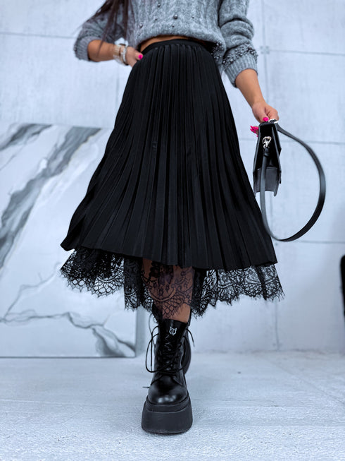 DIVPUSĖS, GOFRUOTOS sijonas su juodu tiuliu - JUODI