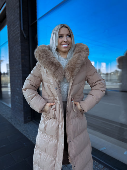 Ilgas paltas "WINTER WEAR FC83" - KAPUČINO IŠANKSTINIS UŽSAKYMAS