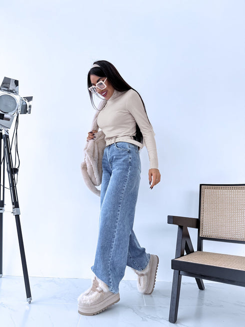 Klasikinis megztinis - ŠVIESIAI SMĖLINĖ