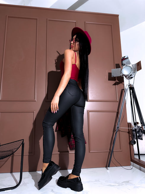 Ādas imitācijas bikses "THE 80'S SKINNY" SHW7309 - MELNAS