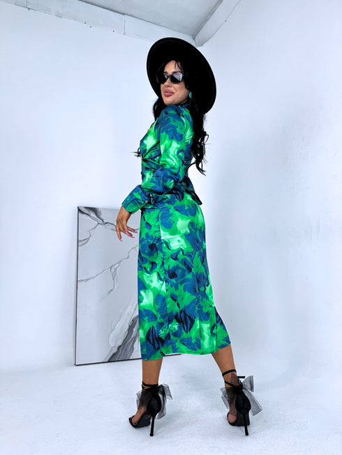 MIDI garuma kleita ar sasienamu dekoltē - zila ar zaļu