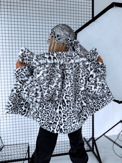 "CHRISTY FL209" mākslīgās kažokādas virsjaka - melna ar baltu