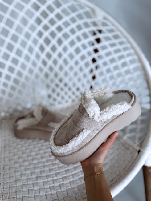 "SANDSTONE 9710" slippers with closed toe - BEIGE