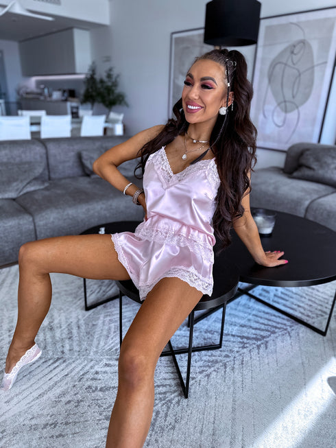 Maigi rozā, satīna nakts komplekts - tops + šorti