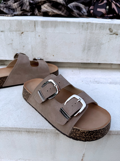 "INFINITY" 2022 Slippers - DARK BEIGE