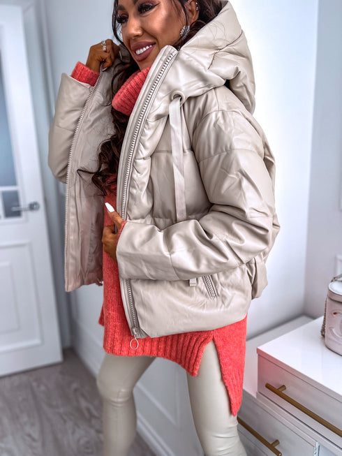 Ādas imitācijas virsjaka ar kapuci - BĒŠA