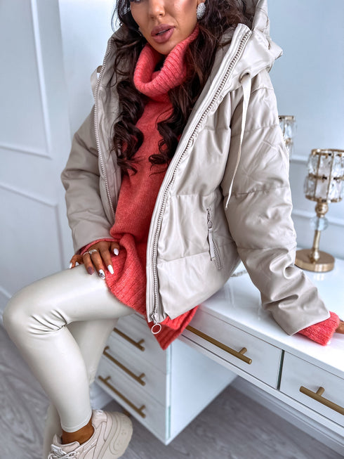 Ādas imitācijas virsjaka ar kapuci - BĒŠA