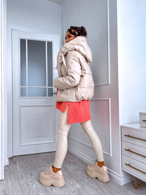 Ādas imitācijas virsjaka ar kapuci - BĒŠA