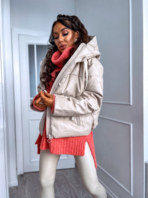 Ādas imitācijas virsjaka ar kapuci - BĒŠA