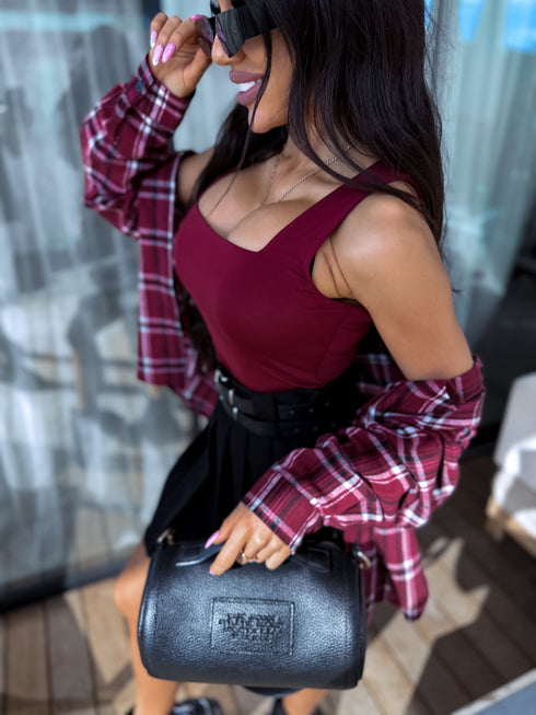 Bordeaux, basic top with a square neckline