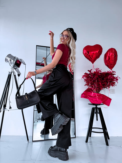 BASIC T-shirt with square neckline - burgundy