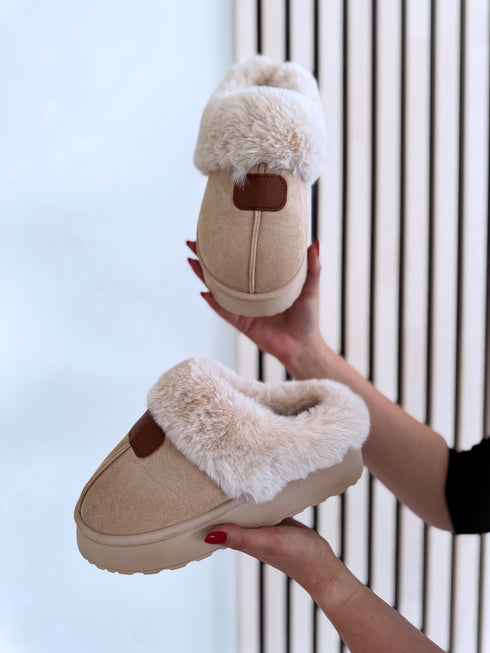 Warm slippers with closed toe "NAME OF 25011" - BEIGE