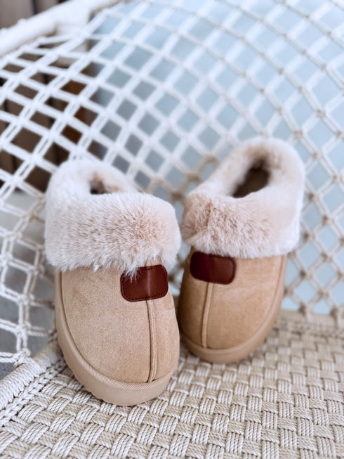 Warm slippers with closed toe "NAME OF 25011" - BEIGE