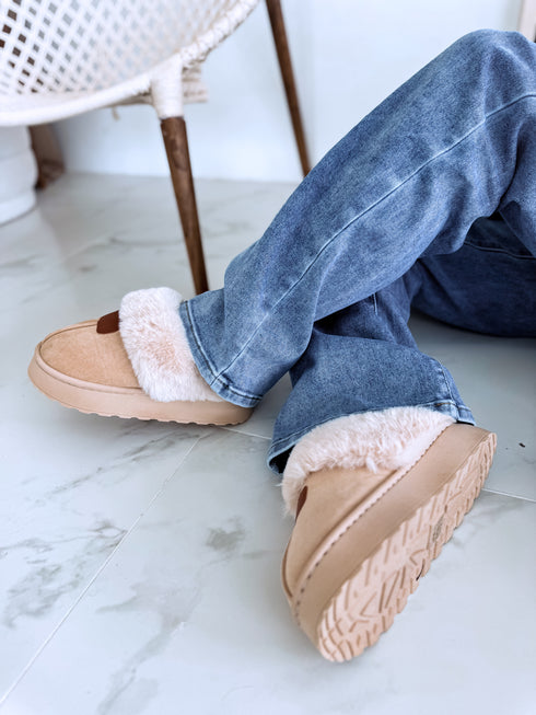 Warm slippers with closed toe "NAME OF 25011" - BEIGE