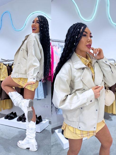 Ādas imitācijas virsjaka "JUICY KISS 16182" - GAIŠI BĒŠA