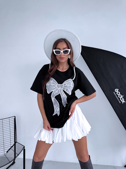 T-krekls "PEARL AND LACE" - melns