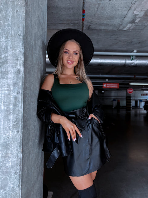 Smaragdzaļš, basic topiņš ar kvadrātveida izgriezumu