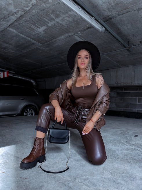 Шоколадно-коричневый базовый топ с квадратным вырезом