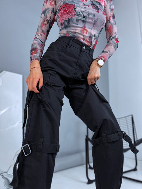 "CARGO VIBES" bikses K609 - MELNAS PRE-ORDER
