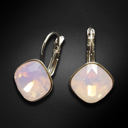 Auskari "Apžilbinošs Mirdzums IV (Rose Water Opal)" ar Swarovski™ kristāliem