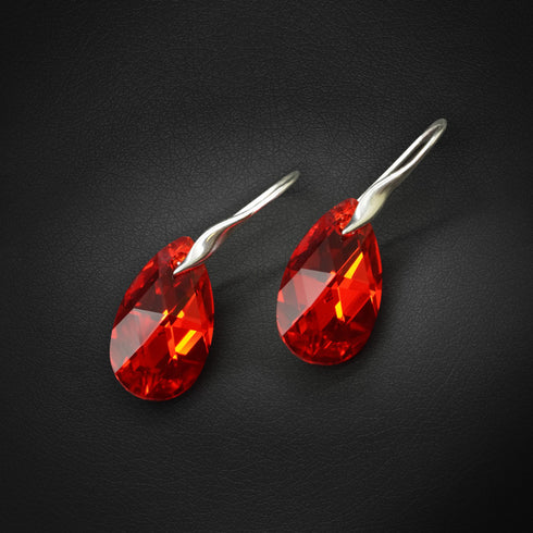 Sudraba auskari "Baroka (Light Siam AB)" ar Swarovski™ kristāliem