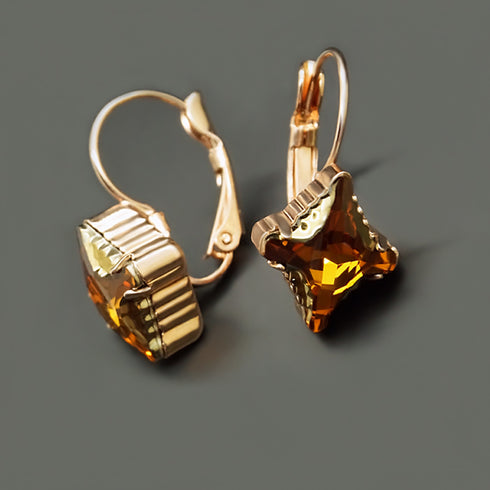 Auskari "Kristāla Rombs II (Topaz Dorado)" ar Swarovski™ kristāliem