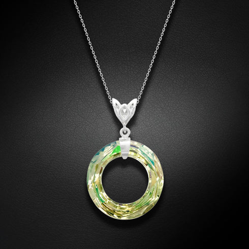 Sudraba kulons "Cosmic Ring (Luminous Green)" ar Swarovski™ kristāliem